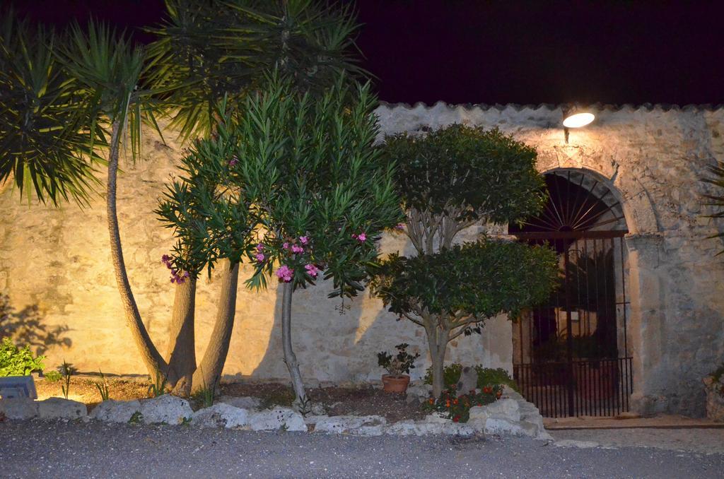 Le Case Di S. Andrea Buccheri Exterior photo