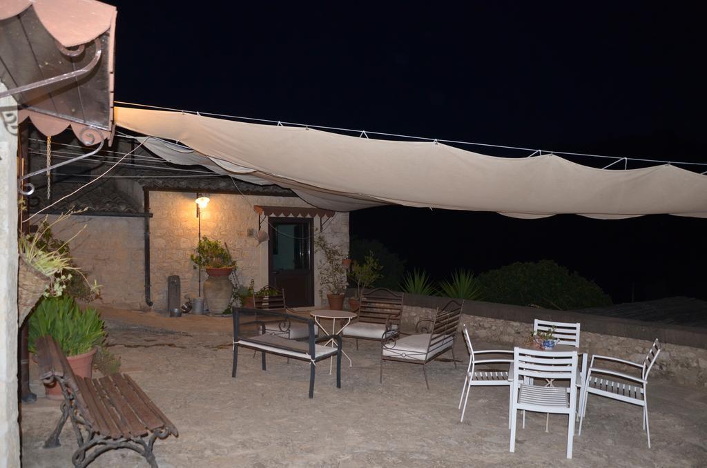 Le Case Di S. Andrea Buccheri Exterior photo